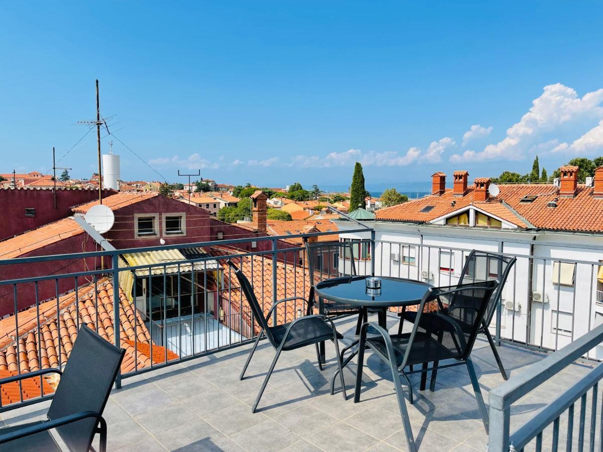Happy Casa Isola Grande Apartment Izola Bagian luar foto