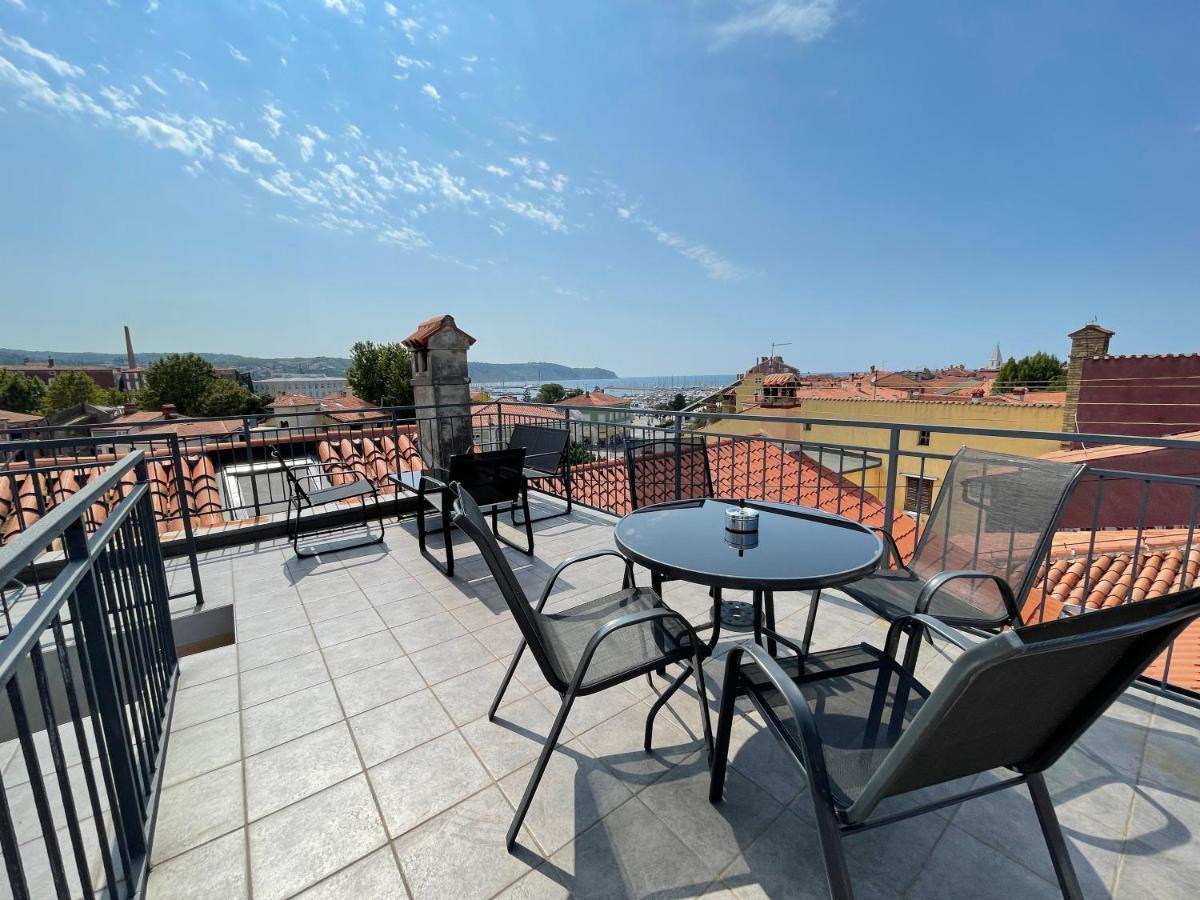 Happy Casa Isola Grande Apartment Izola Bagian luar foto