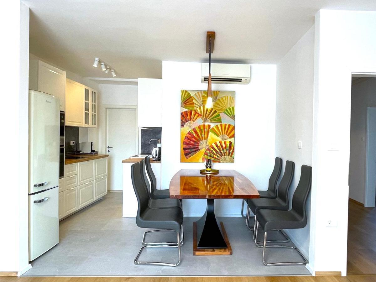 Happy Casa Isola Grande Apartment Izola Bagian luar foto