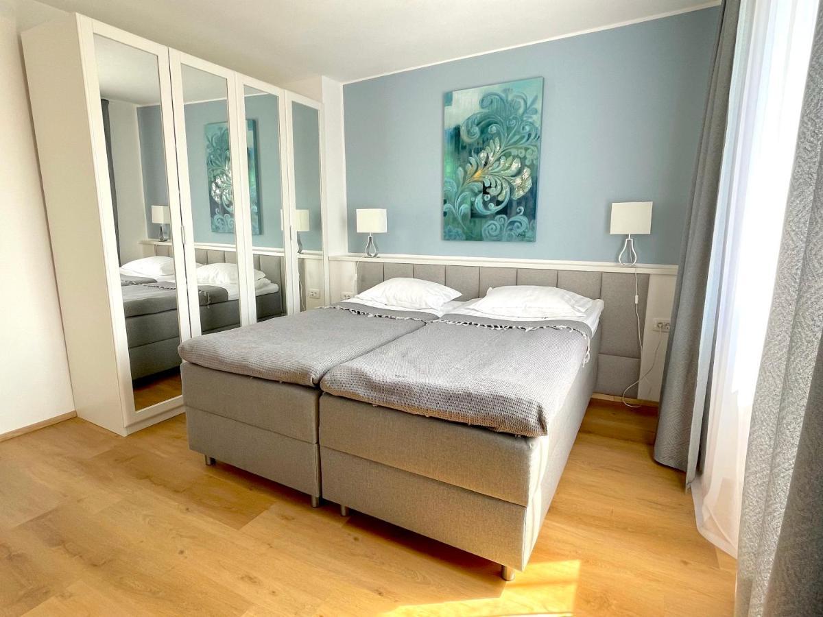 Happy Casa Isola Grande Apartment Izola Bagian luar foto